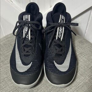 Nike FutureFlight Black/Gray size Big boy 5.5 youth great condition!